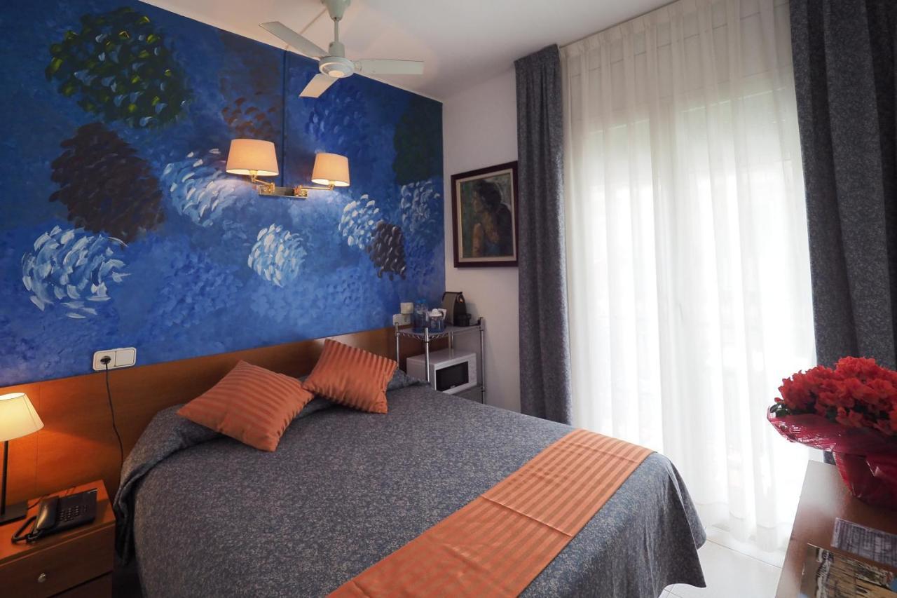 Einzelzimmer mit Balkon