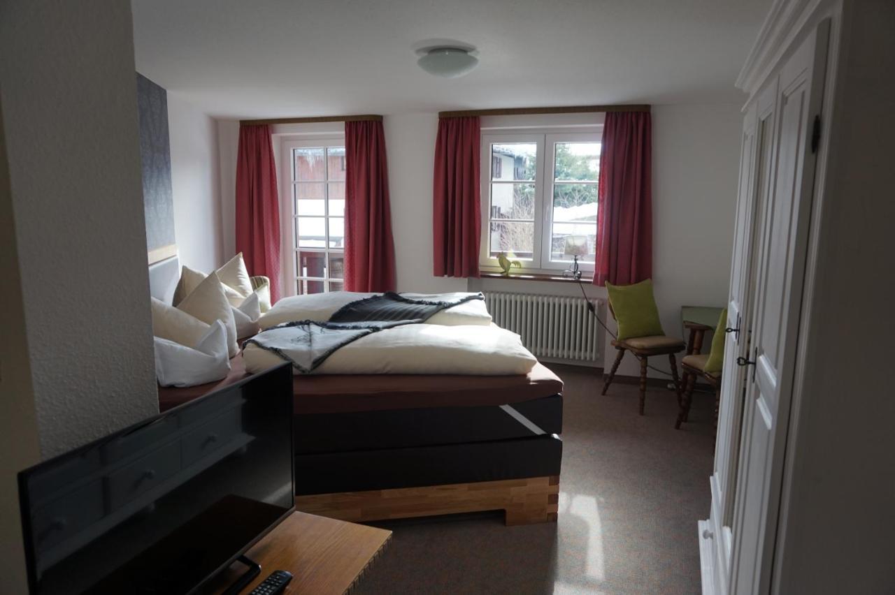 Großes Familienzimmer mit Balkon - Nebengebäude