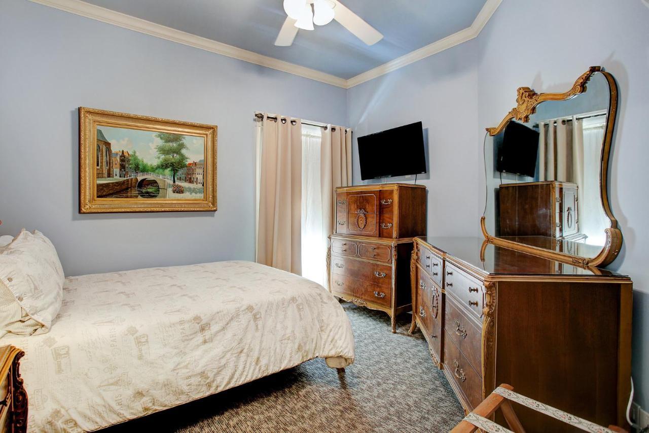 Quarto com 2 Camas de Solteiro