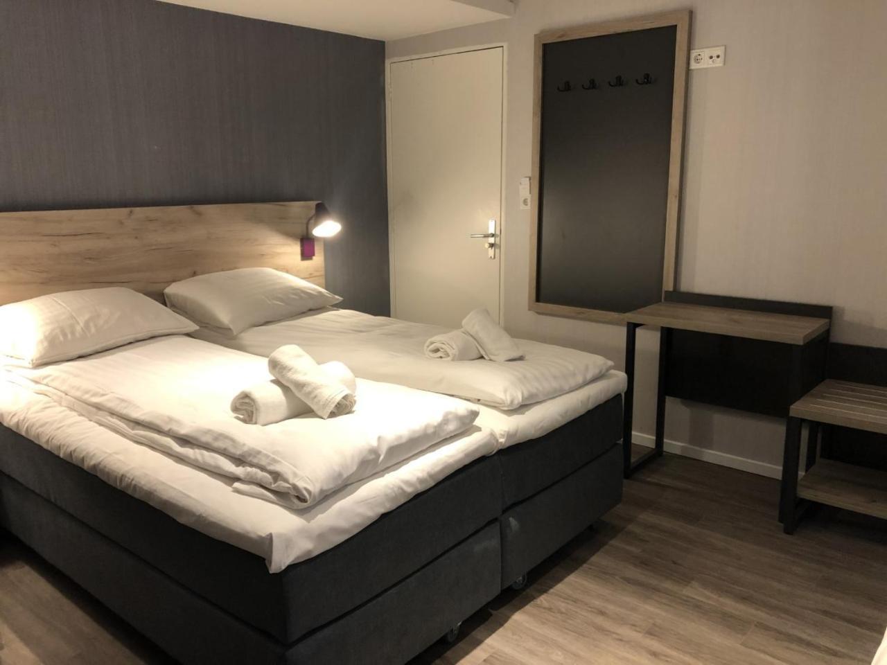 Twin Room (1-2 Adults),766622929:JPEG