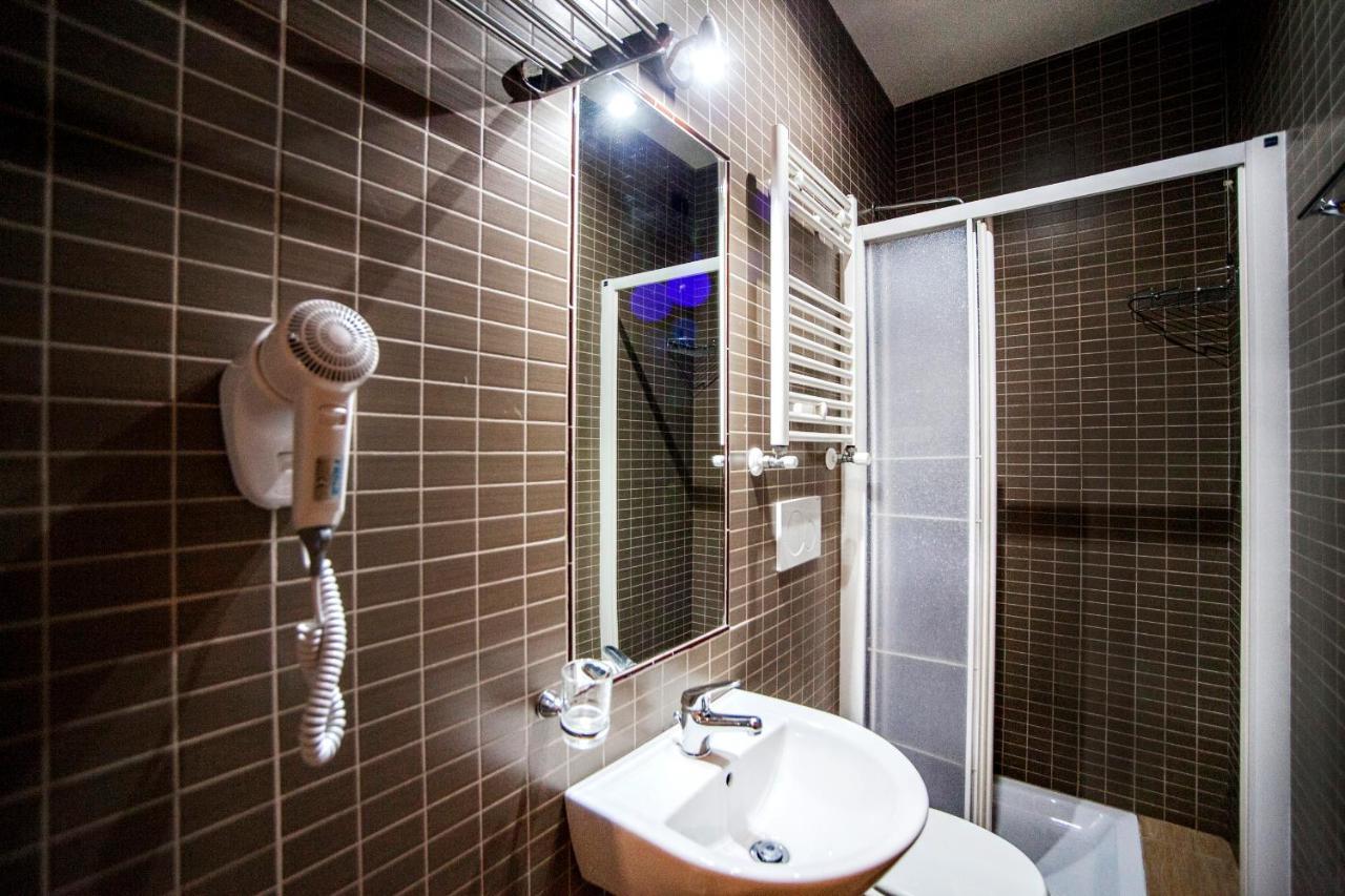 Zweibettzimmer mit Gemeinschaftsbad