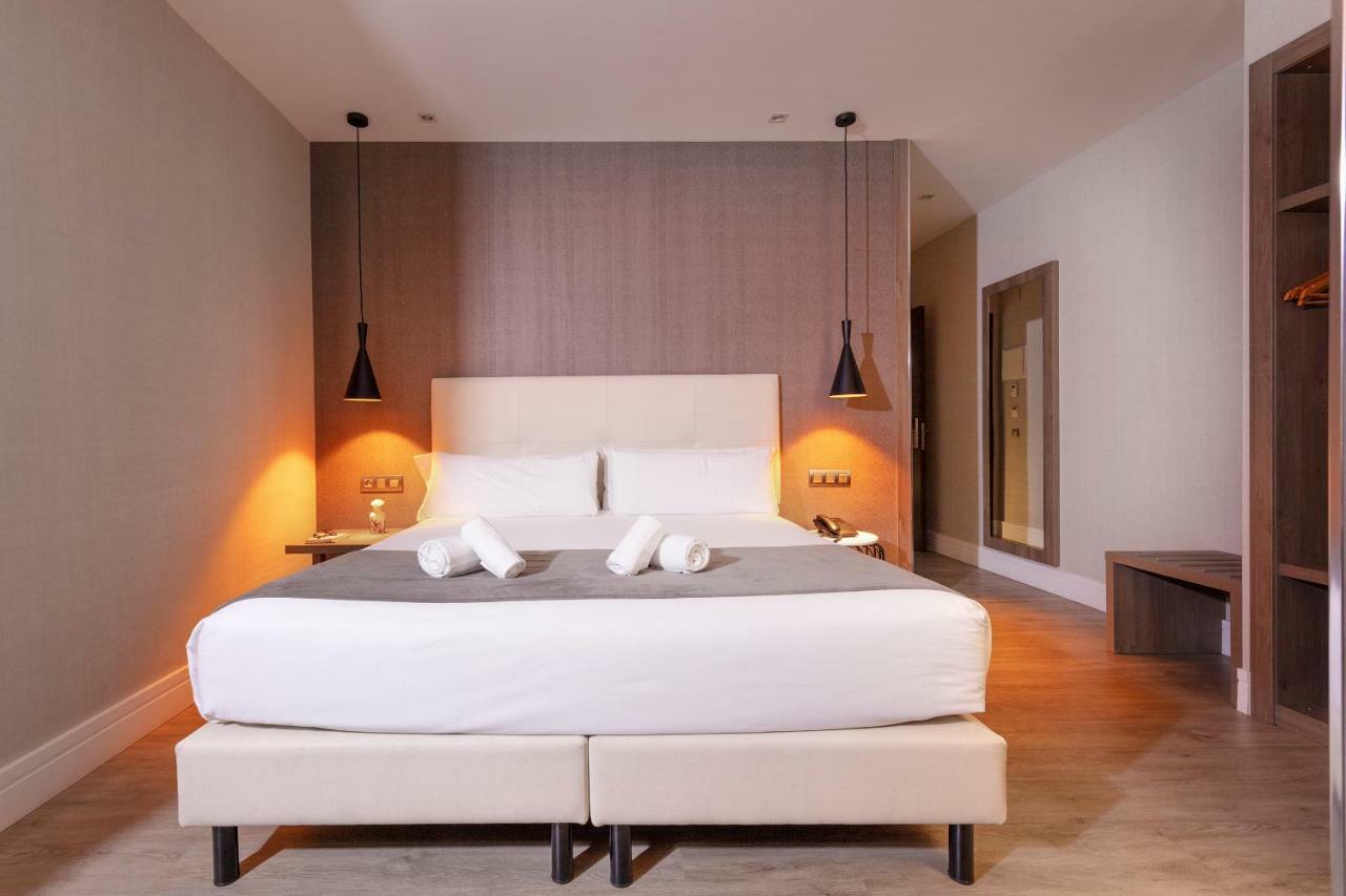 Superior Room Interior,779133924:JPEG