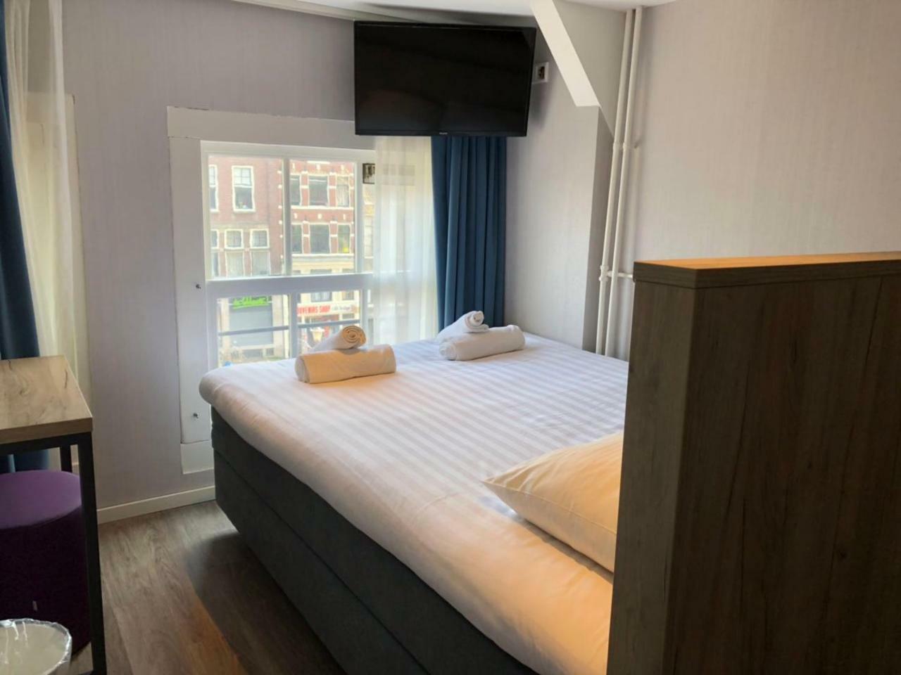 Double Room with Private External Bathroom,780744948:JPEG