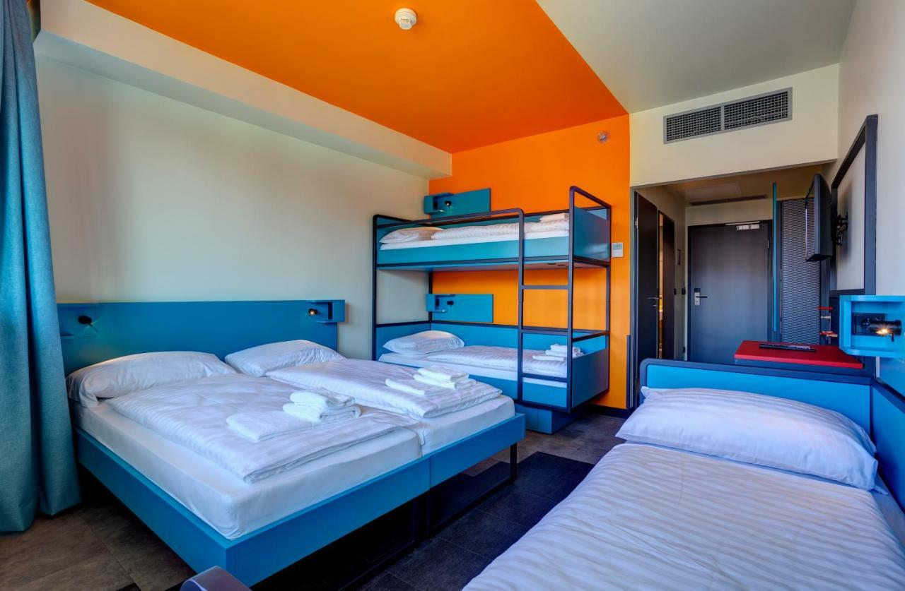 Chambre avec 5 Lits