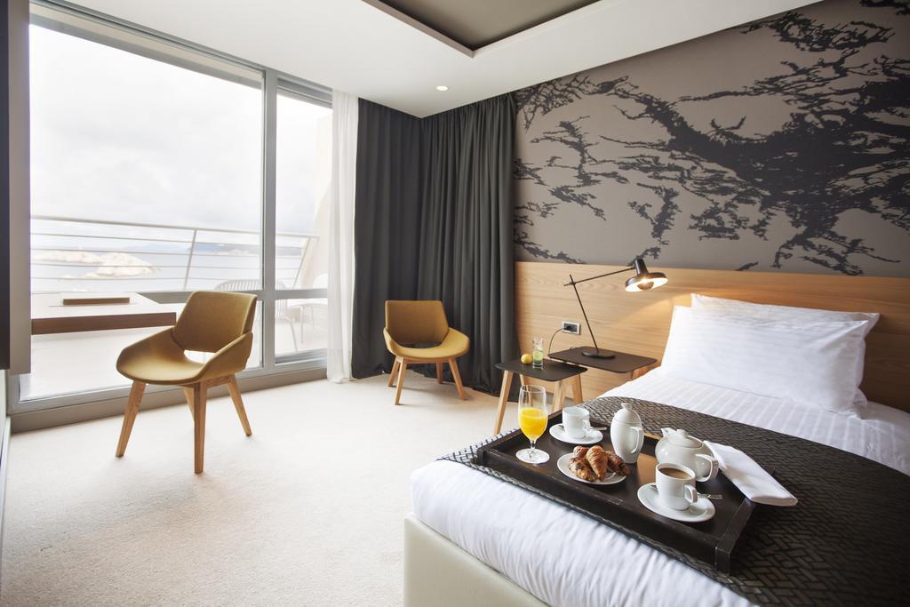 Junior Suite mit Balkon und Meerblick