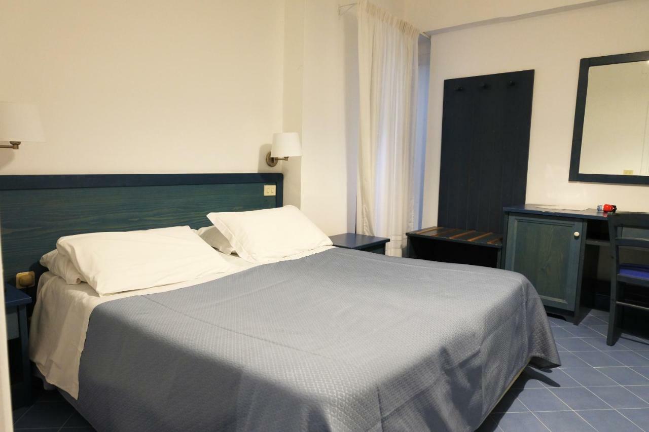 Standard Double or Twin Room,786089385:JPEG