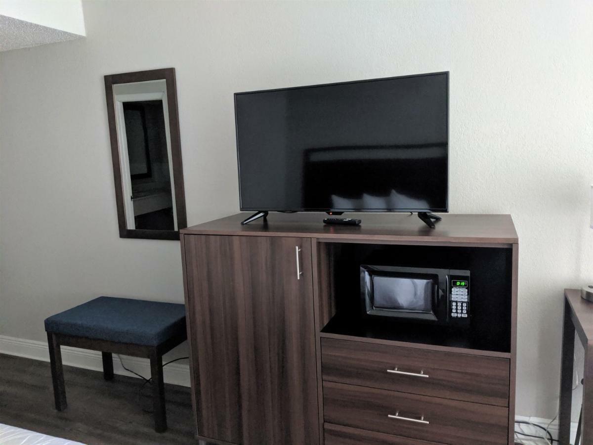 Deluxe Room with Two Queen Beds - Beachfront