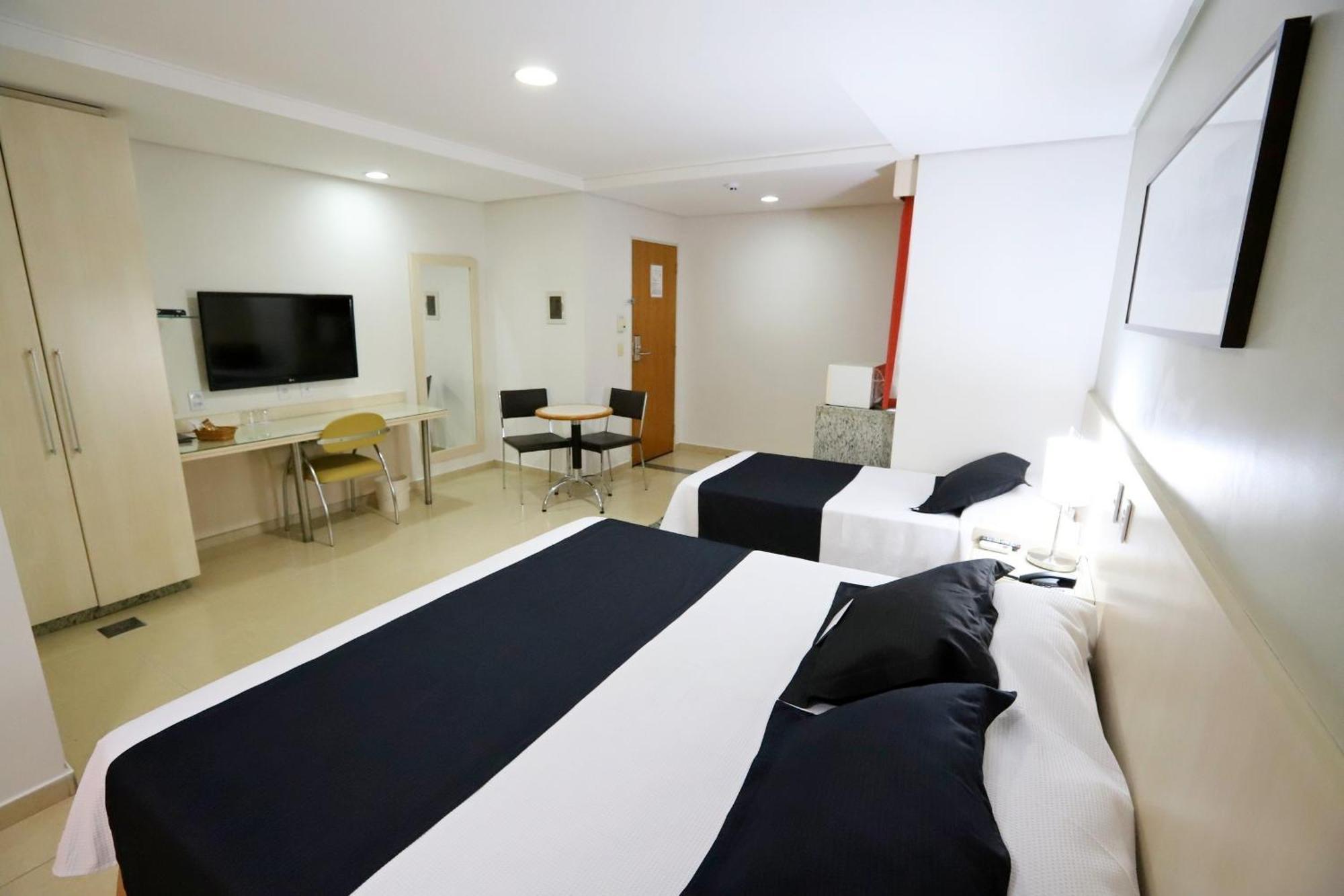 Executive Suite,1742702658:JPEG