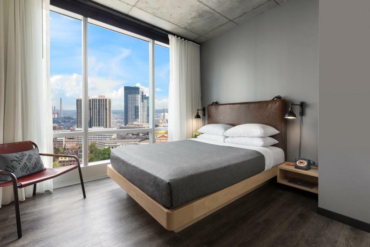 Center Stage, Guest room, 1 Queen, City view,1385906990:JPEG