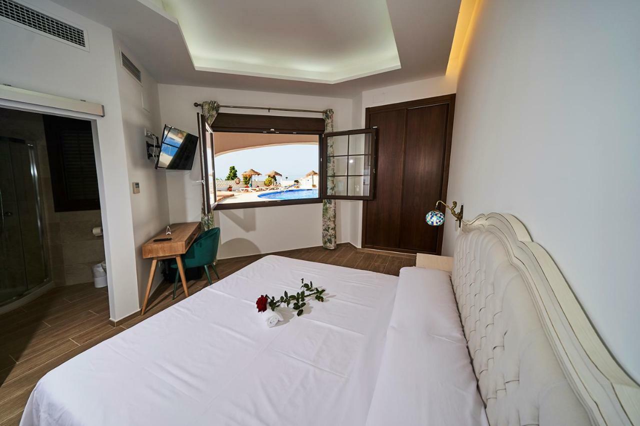 Double or Twin Room with Pool View,824136236:JPEG