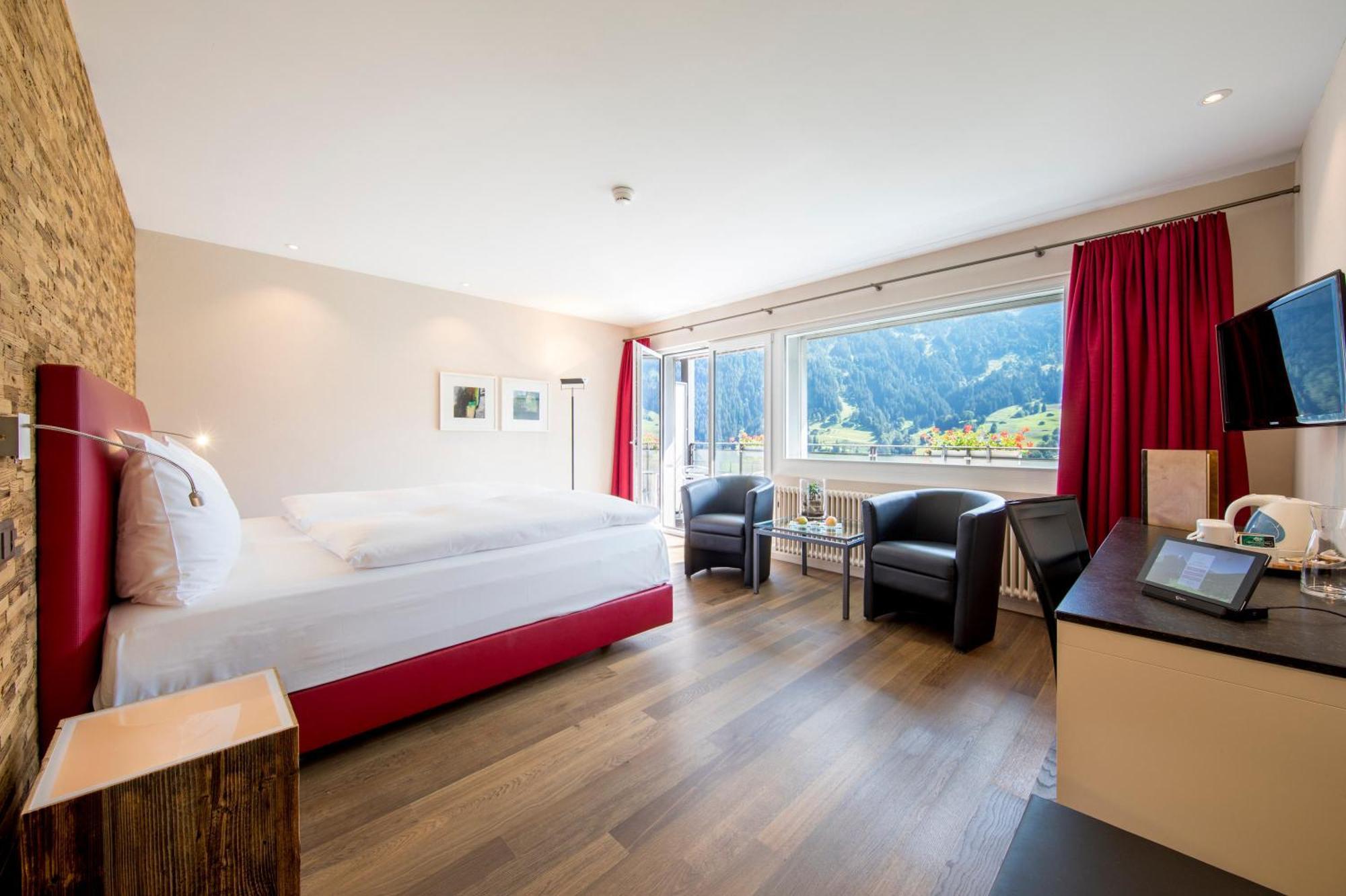 Classic Doppel- oder Zweibettzimmer mit Blick auf den Eiger und Klimaanlage
