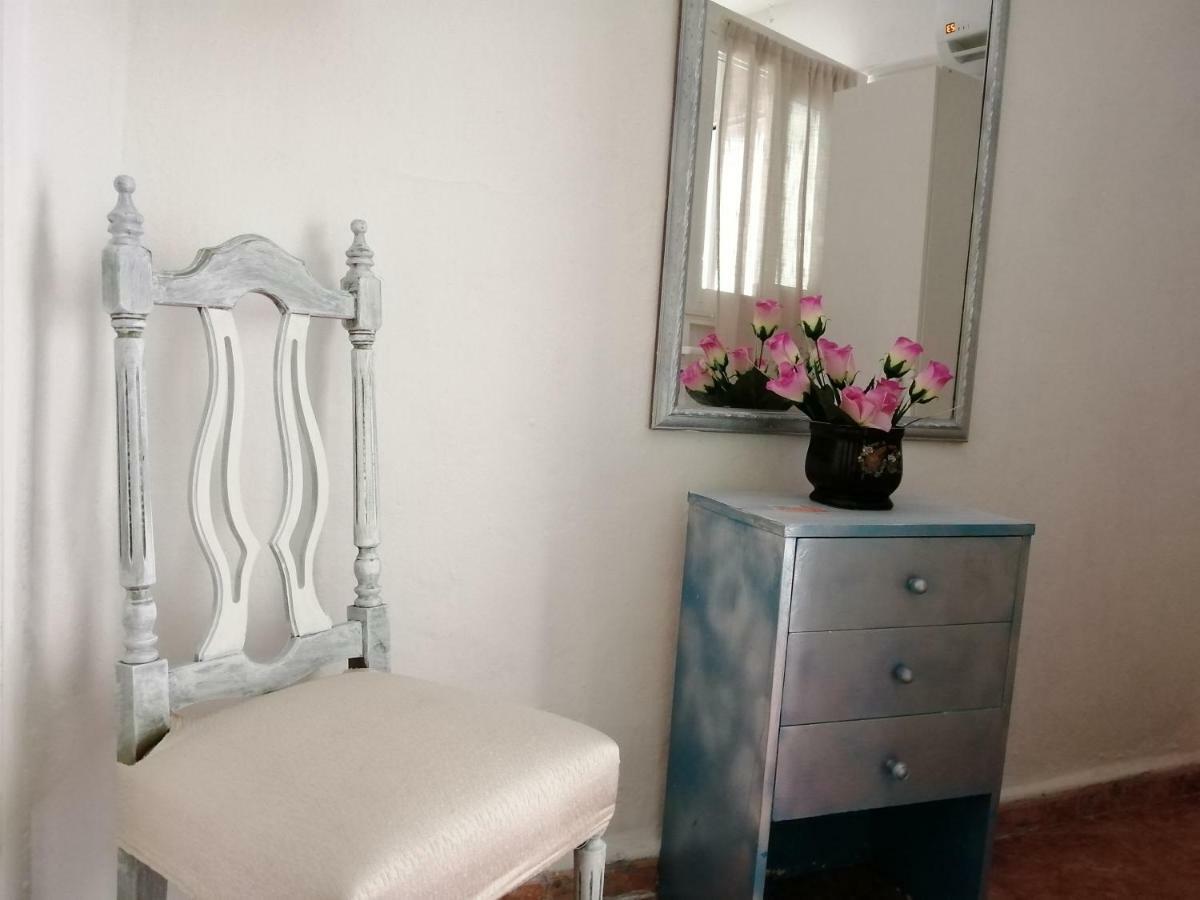 Single Room with Private Bathroom,834844718:JPEG