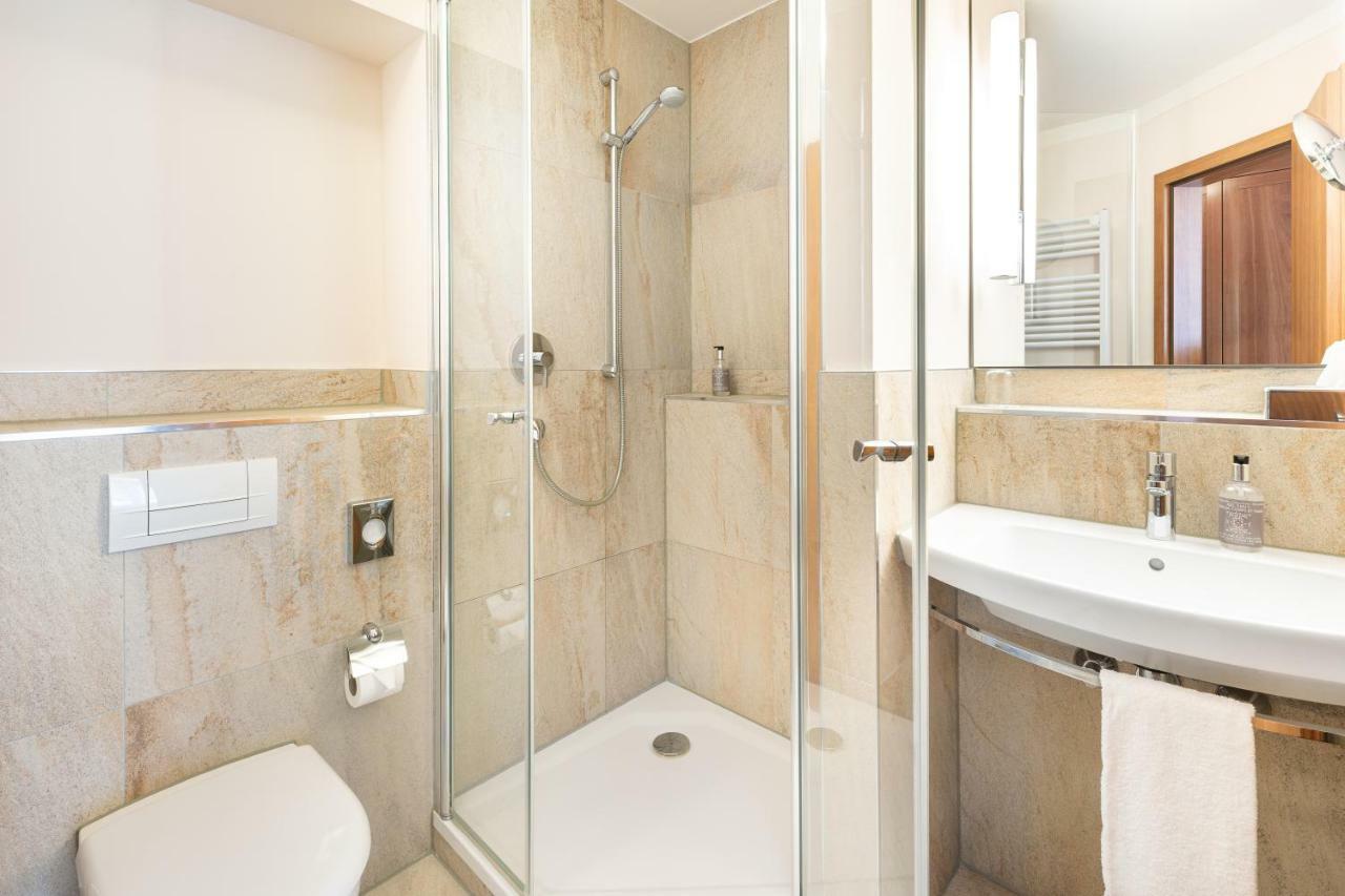 Business Single Room,846624566:JPEG