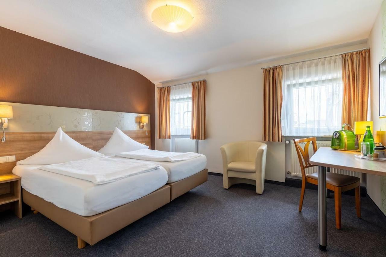 Double Room,1635080016:JPEG