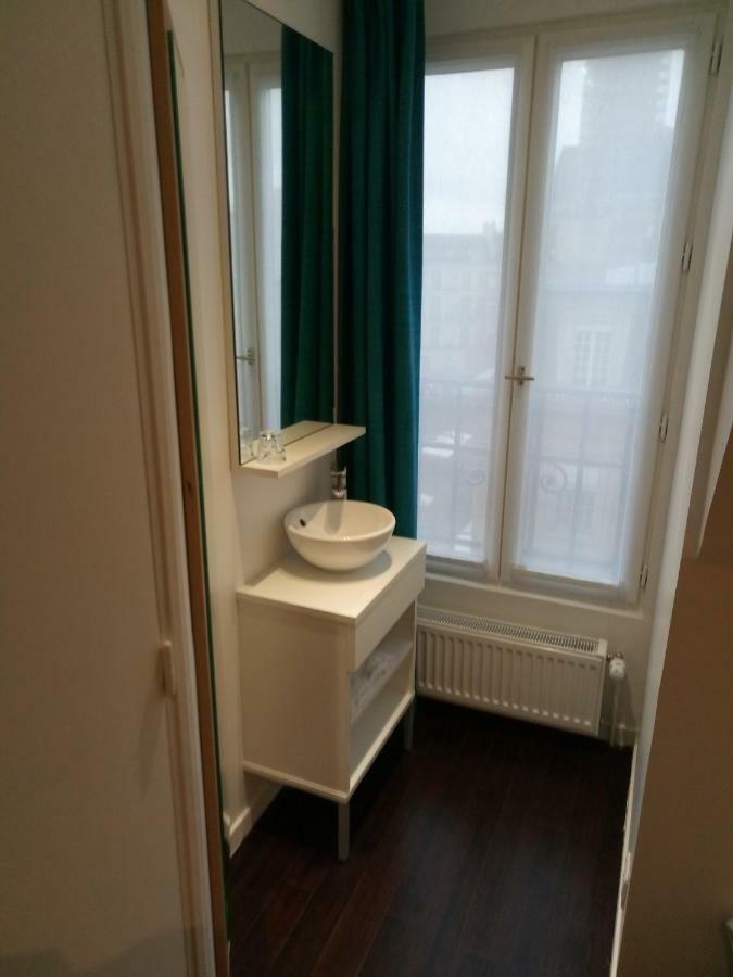 Einzelzimmer mit eigenem Bad