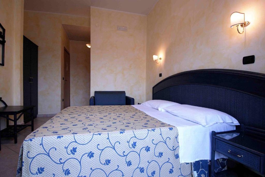Double or Twin Room,42429724:JPEG