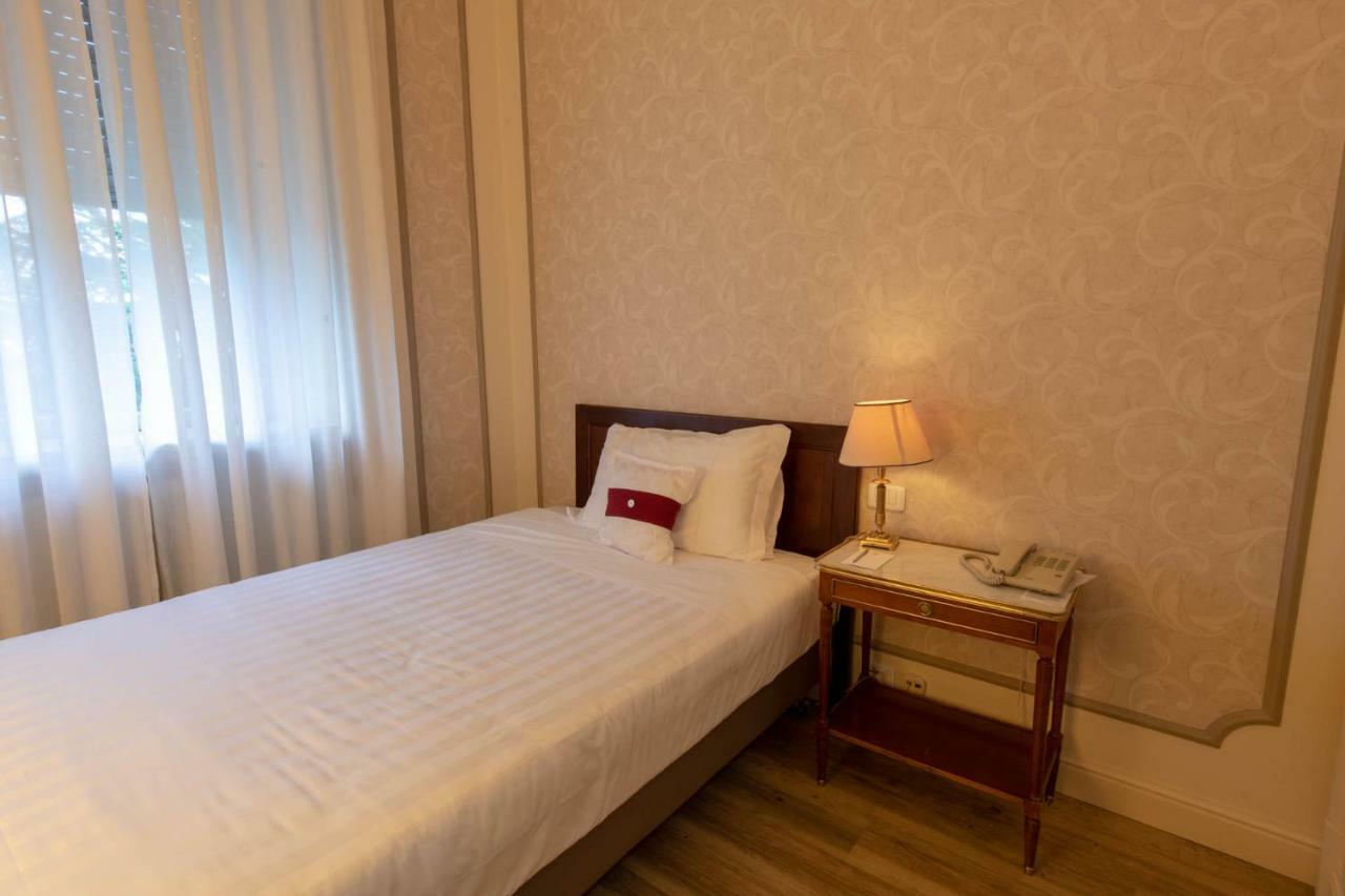 Single Room,562672224:JPEG