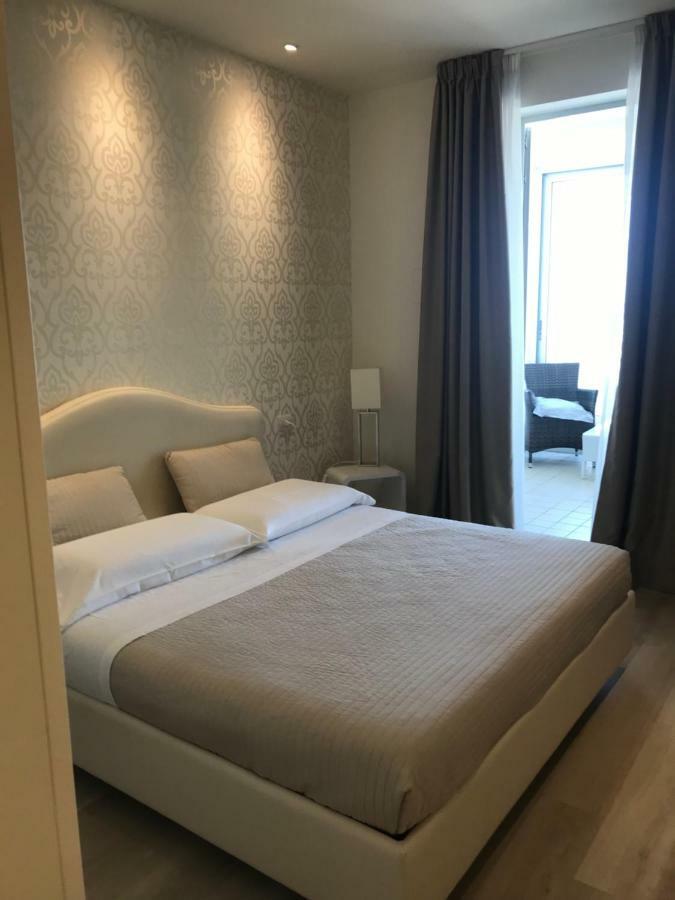 Panoramic Superior Room with Lateral Sea View,909466534:JPEG