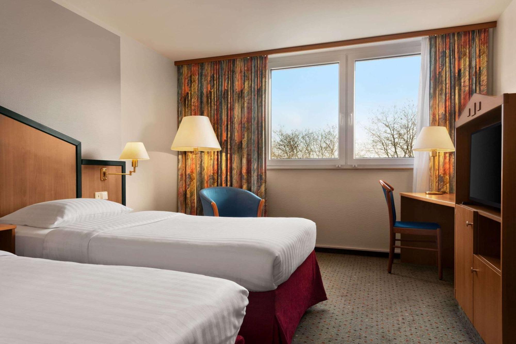 Standard Zimmer mit Kingsize-Bett