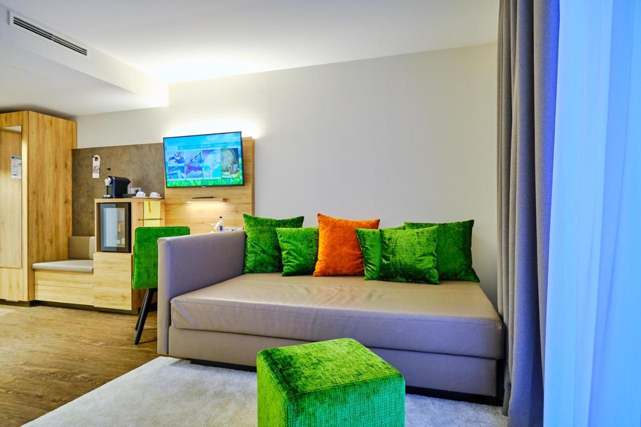 Junior Suite,927180283:JPEG