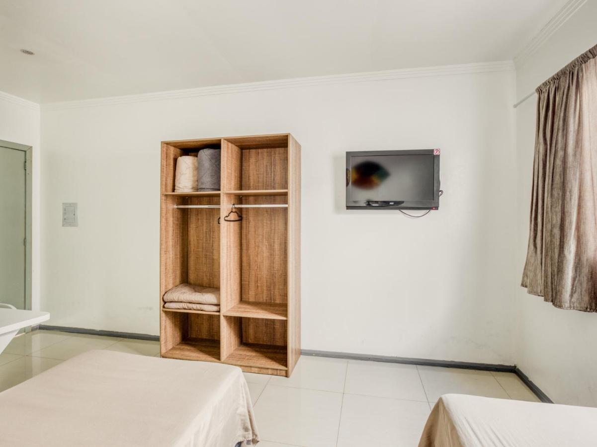 Quarto com 2 Camas de Solteiro