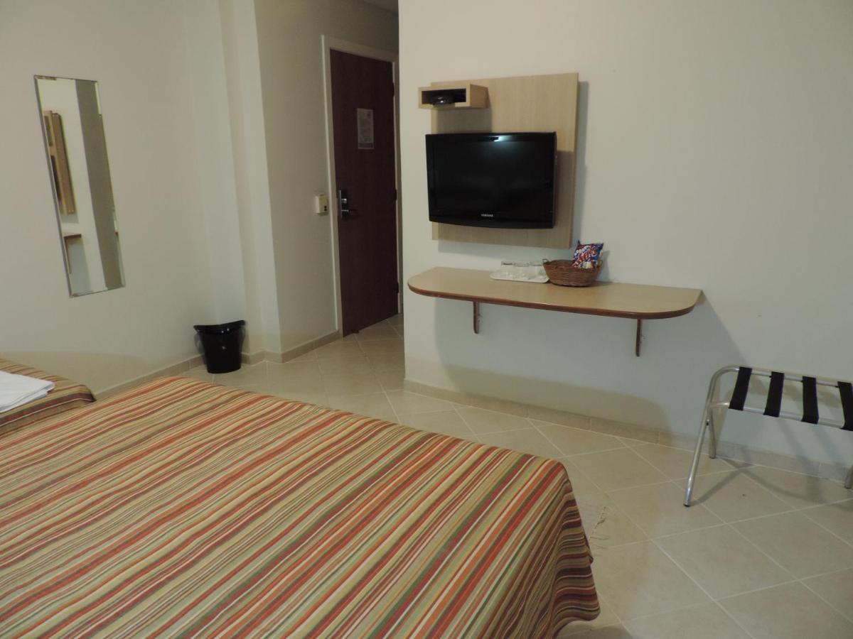 Quarto Triplo Básico