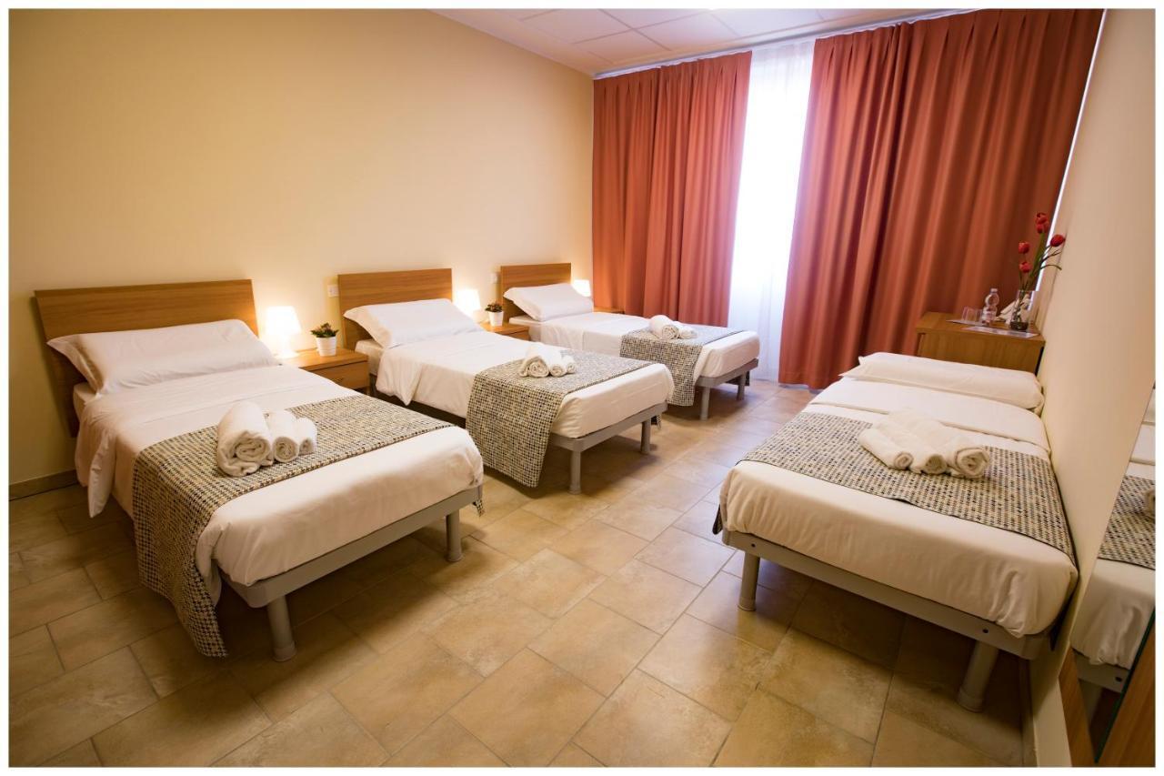 Quadruple Room,756861436:JPEG