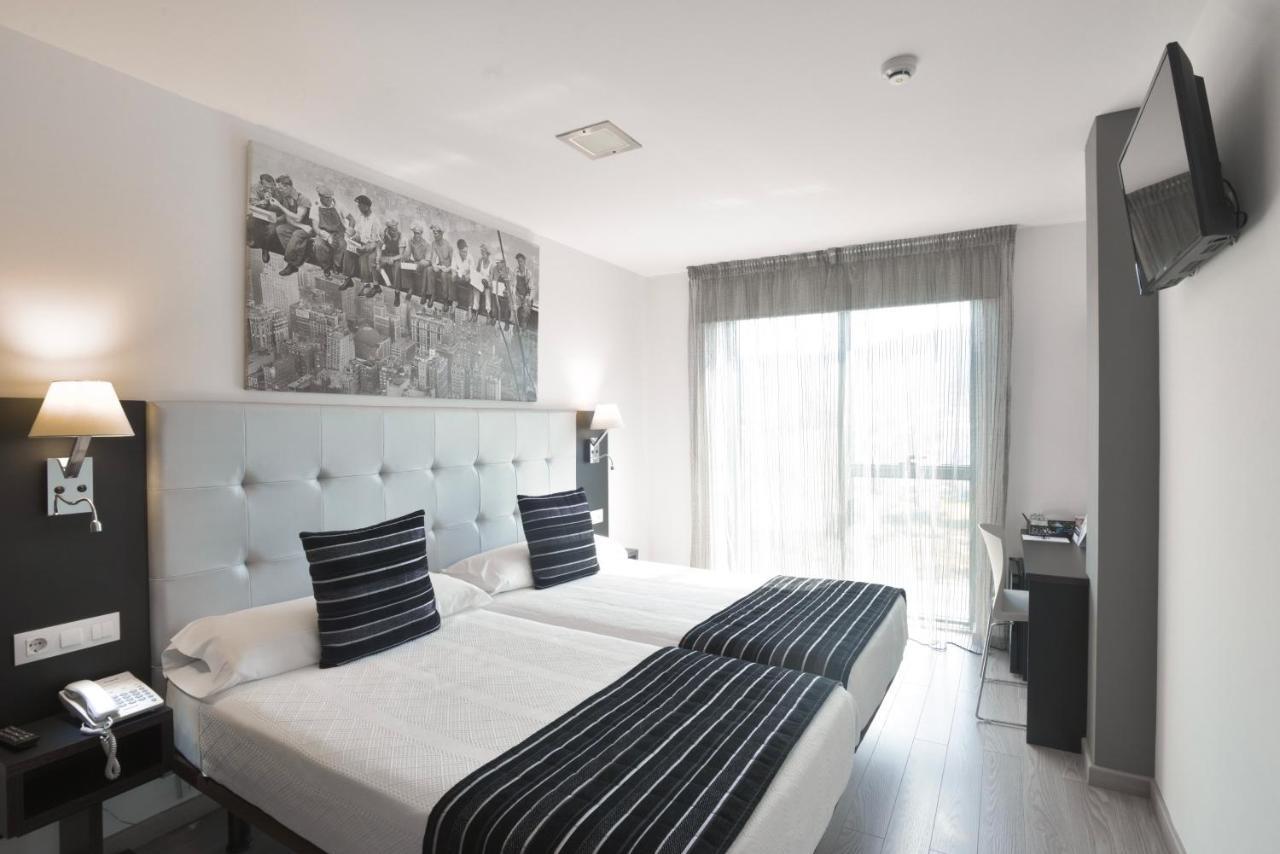 Standard Single Room,1589455073:JPEG