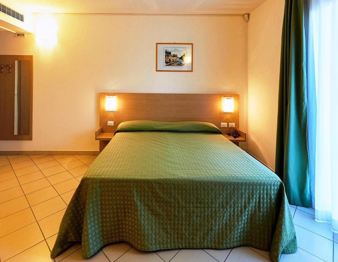 Doppelzimmer mit Balkon