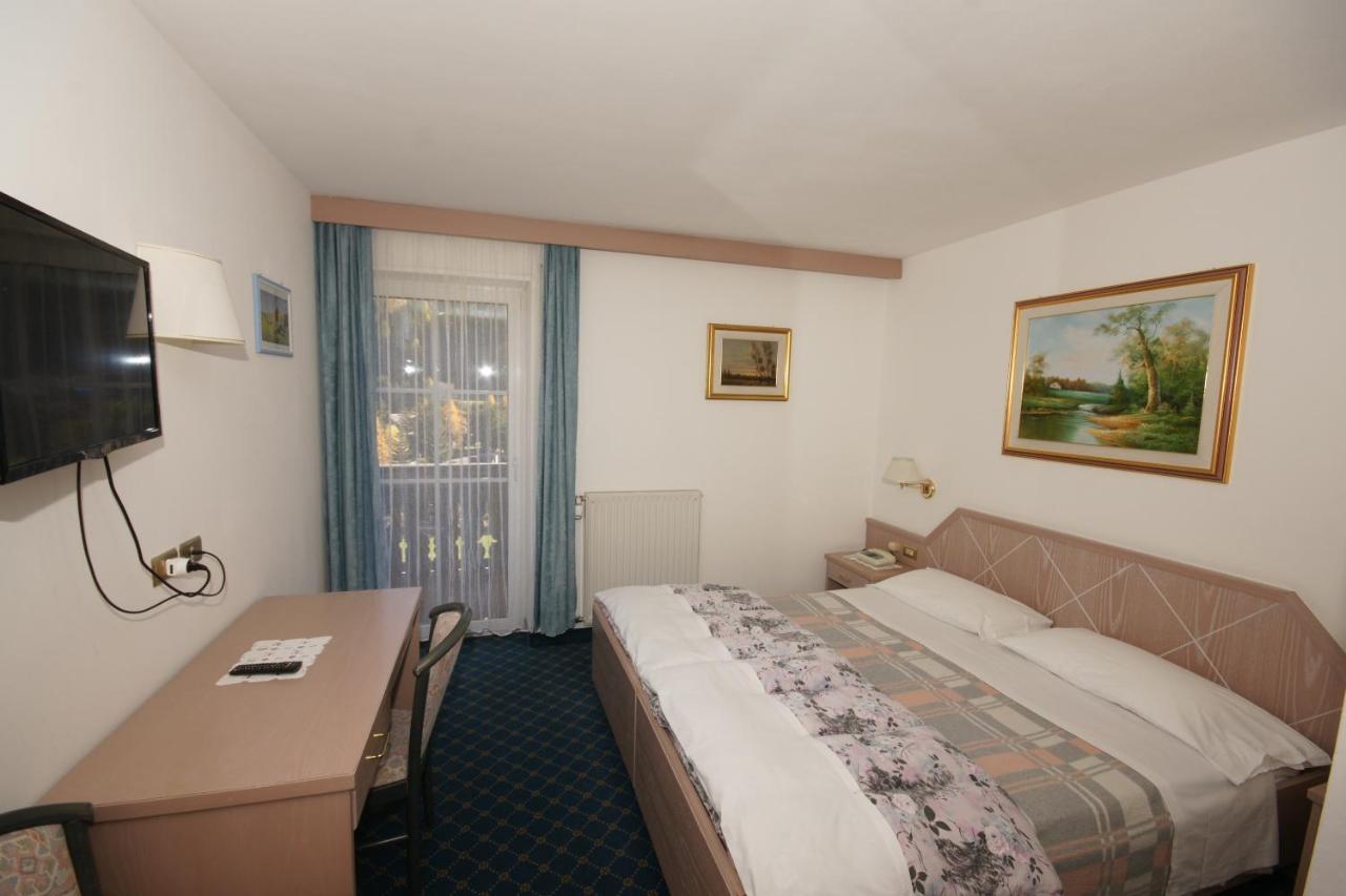 Double or Twin Room,968640358:JPEG