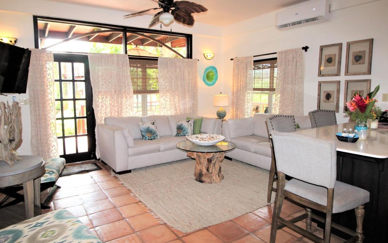 Luxury One-Bedroom Villa with Partial Sea View,979386763:JPEG