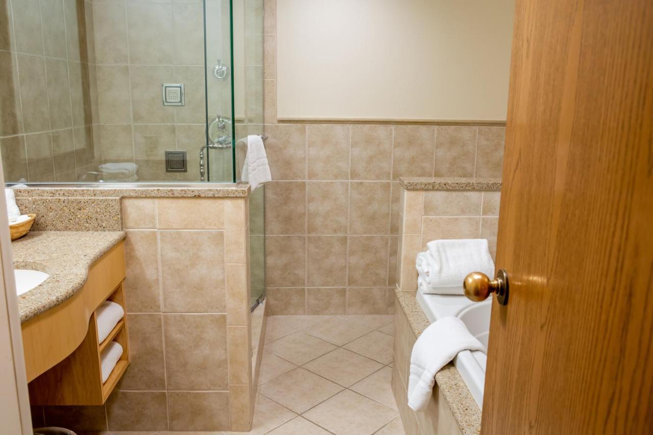 King Suite with Spa Bath