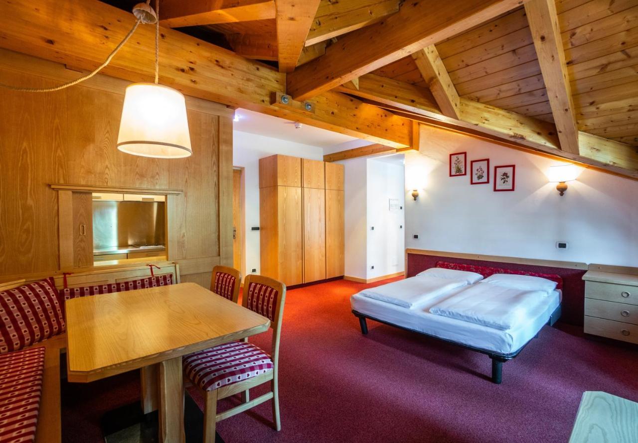Appartamento Mansardato con 1 Camera da Letto (4 Adulti)
