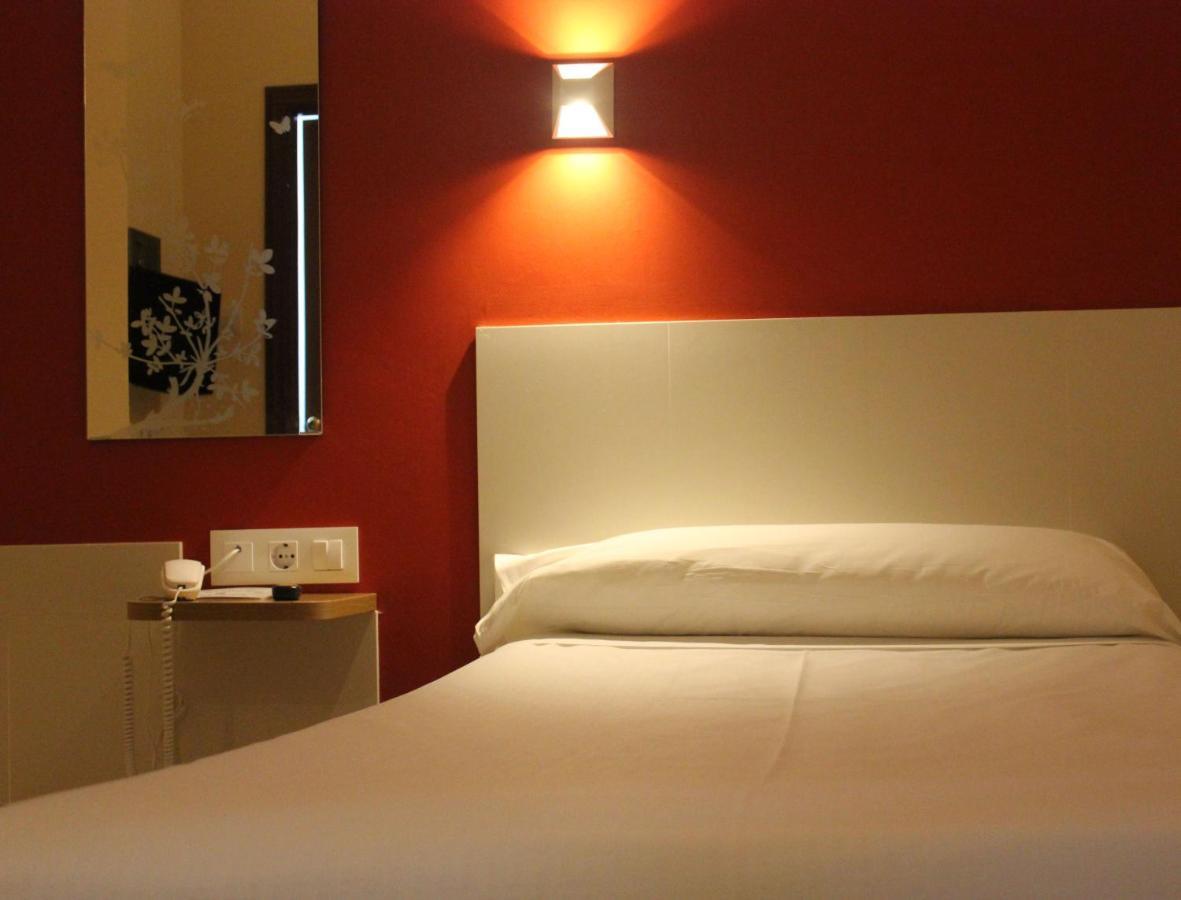Single Room,1588049805:JPEG