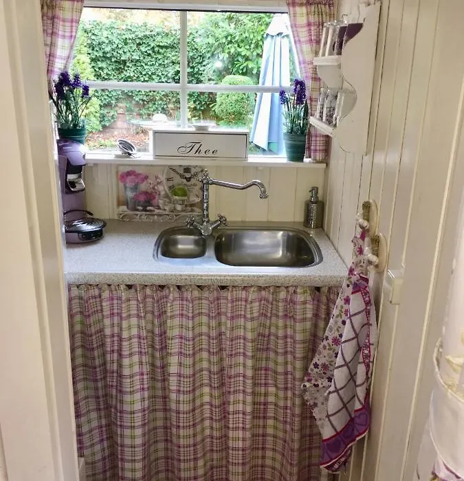 B&B Het Tuinhuisje-1