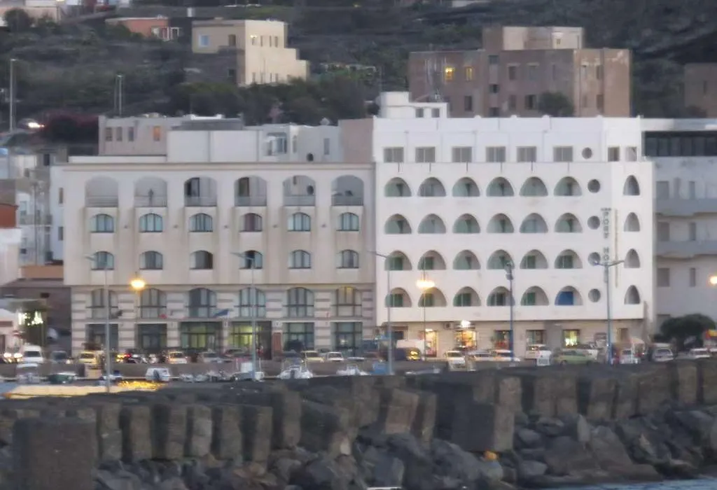Yacht Marina Hotel-1
