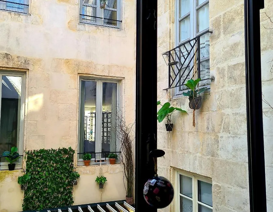 La Belle Amarre-1