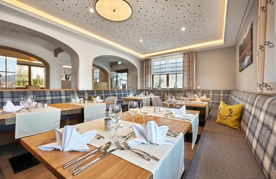 Ferienhotel Hubertus-1