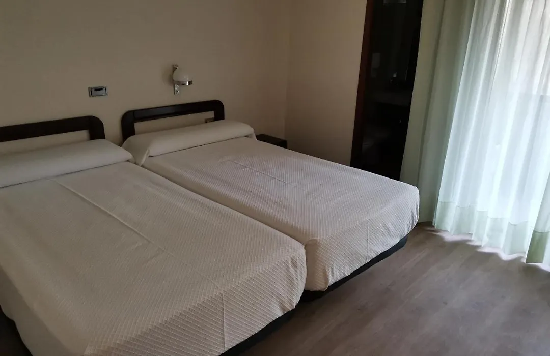 Hotel Parque Porriño-1