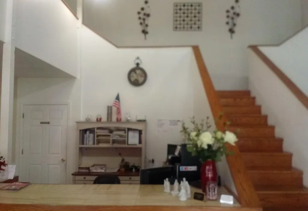 Town House Inn-1