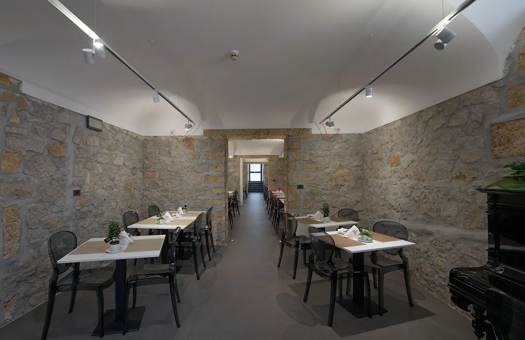Hotel Tonic-1