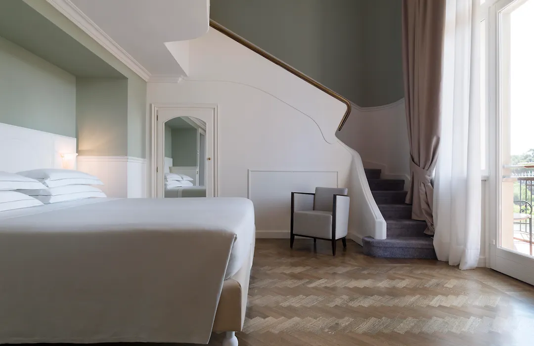 Plaza Hotel Lucchesi-1