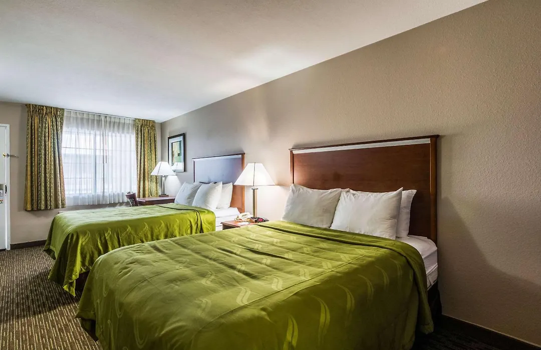 Quality Inn University Near Downtown-1