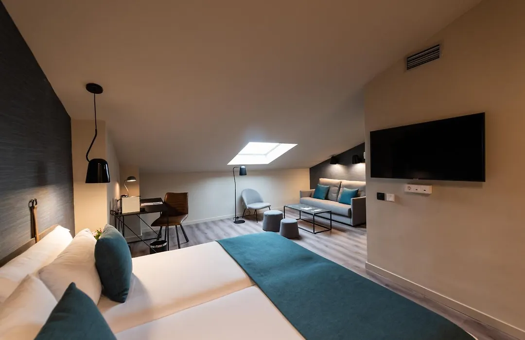 Atenea Rekord Suites Barcelona-1