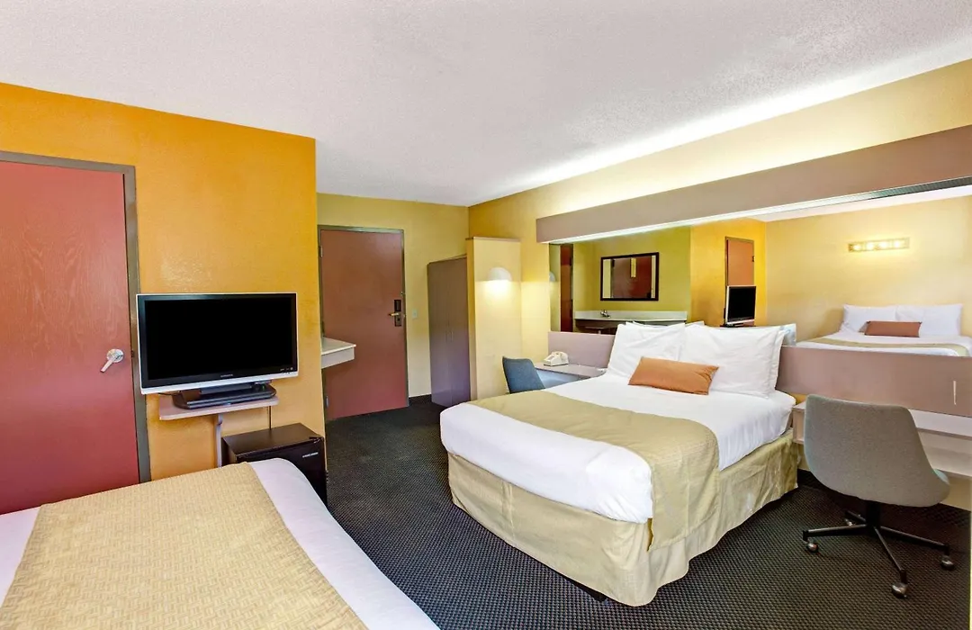 Microtel Inn & Suites By Wyndham Gatlinburg-1