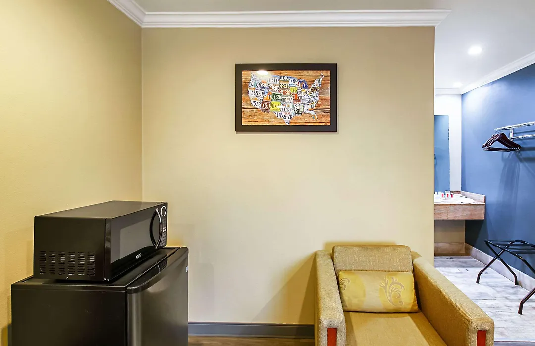 Econo Lodge San Bernardino I-215-1