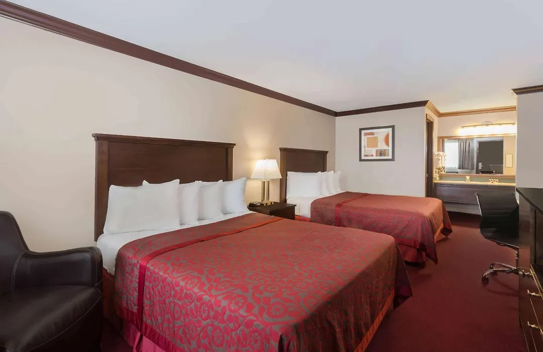 Days Inn By Wyndham Auburn-1