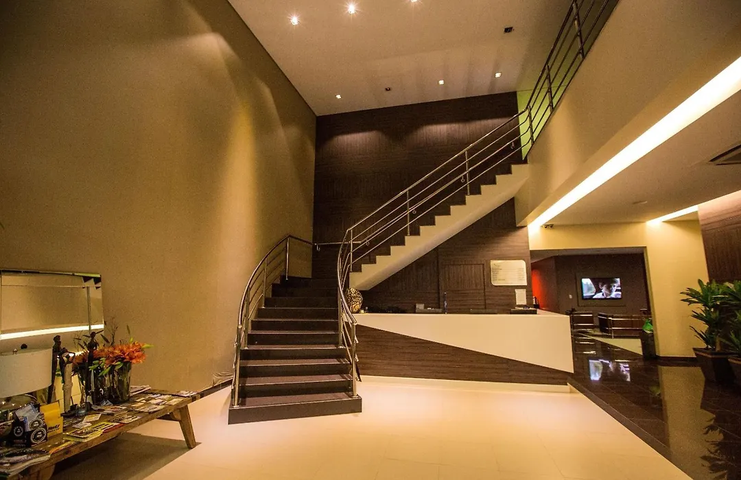 Golden Plaza Hotel By Easy Class-1
