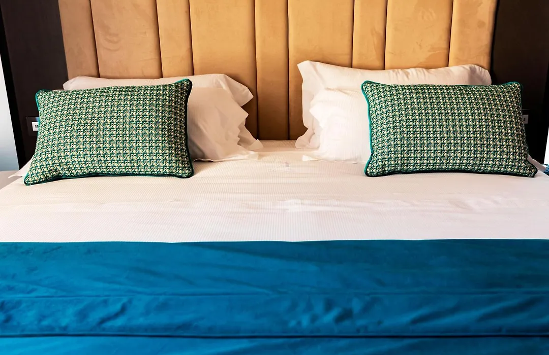 Amadomus Luxury Suites-1