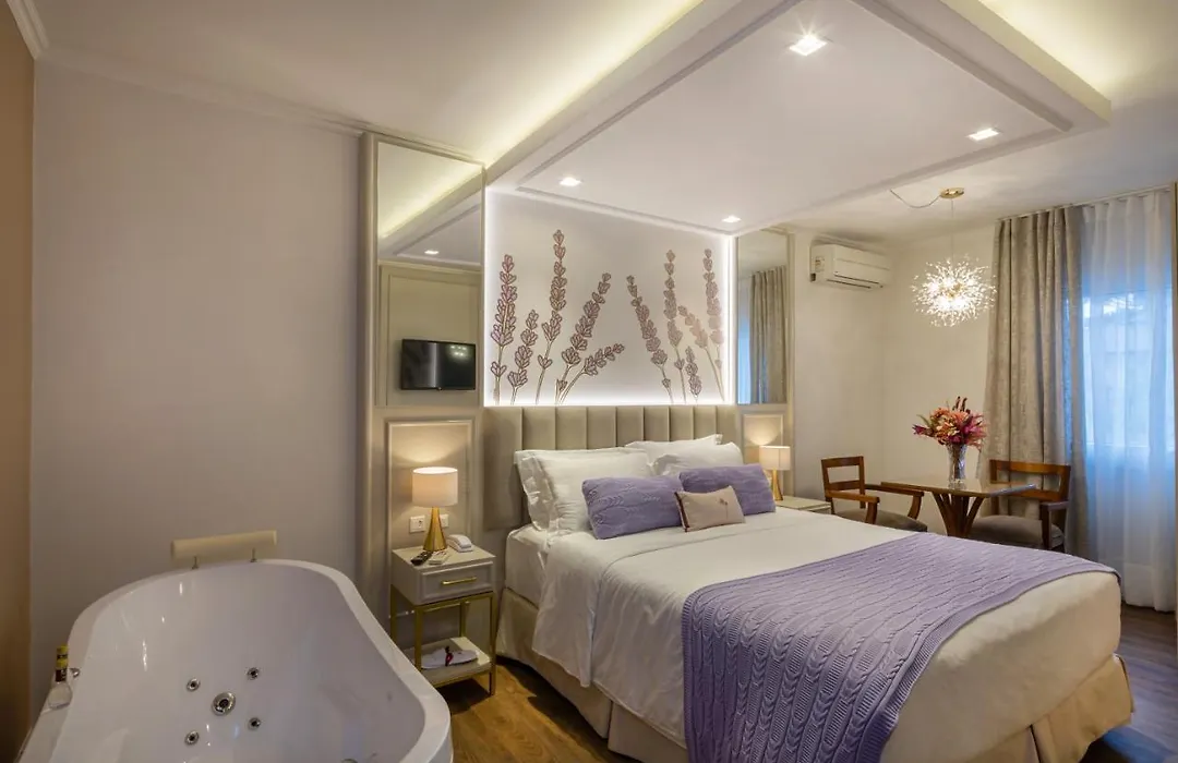 Blumen Hotel Boutique-1
